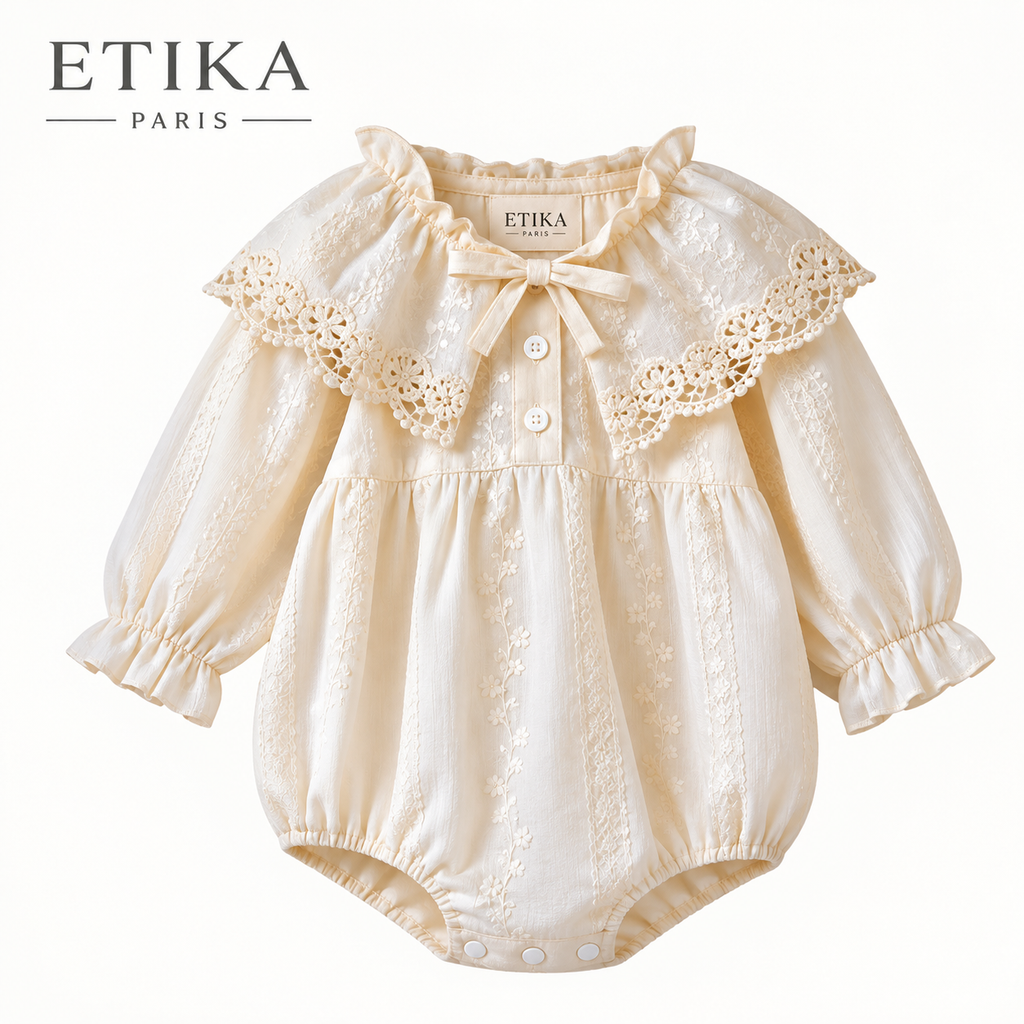 Barboteuse bébé de cérémonie Etika Paris en coton brodé, col en dentelle